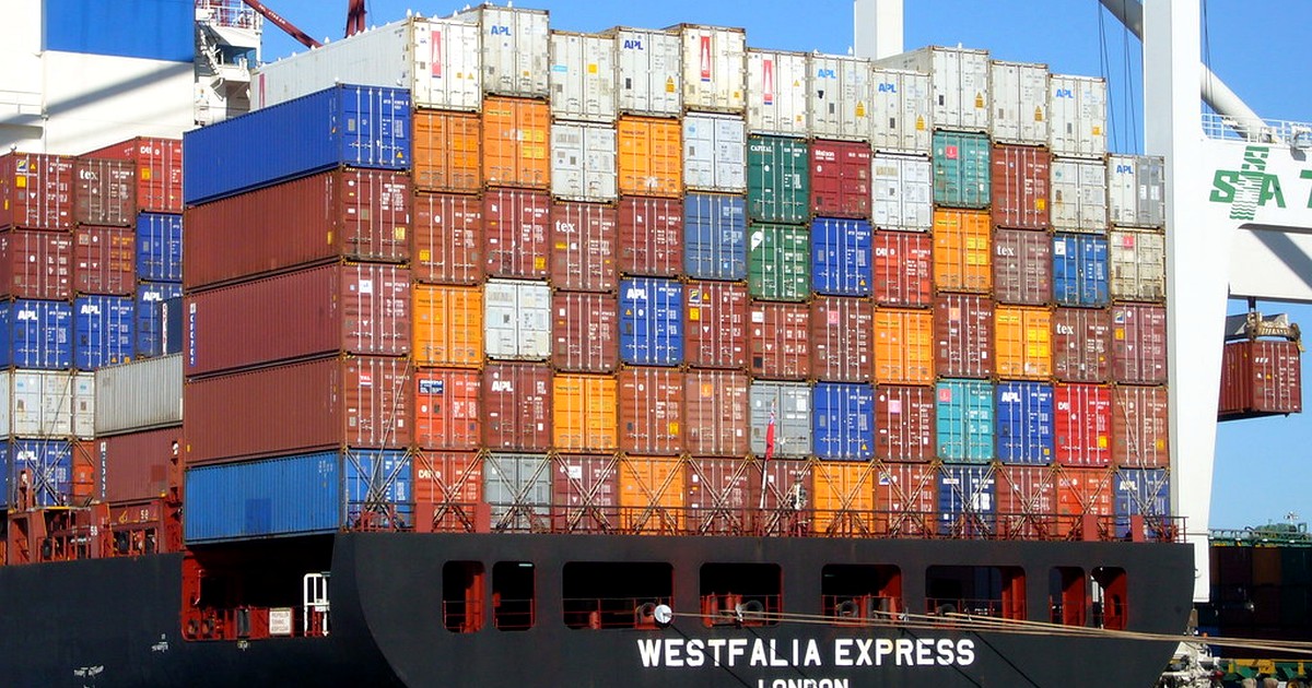Westfalia Express container ship loaded at port illustrating offshore sourcing and import tariffs